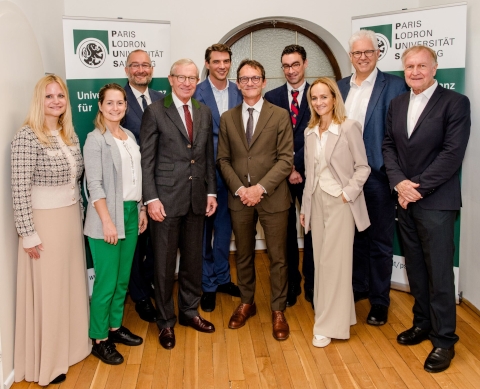 Gruppenfoto von der Eröffnung der Psychotherapie-Ambulanz an der aris Lodron Universität Salzburg (PLUS)